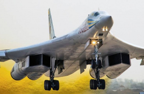 35 лет со дня первого полета стратегического ракетоносца Ту-160